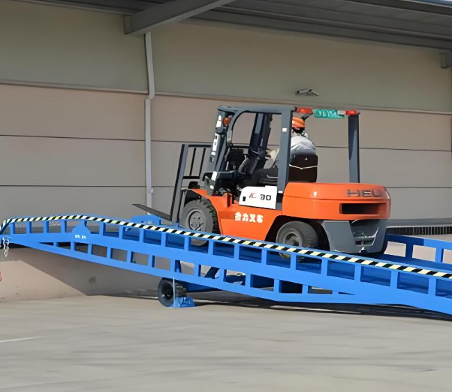 温泉移动式卸货平台（叉车用）